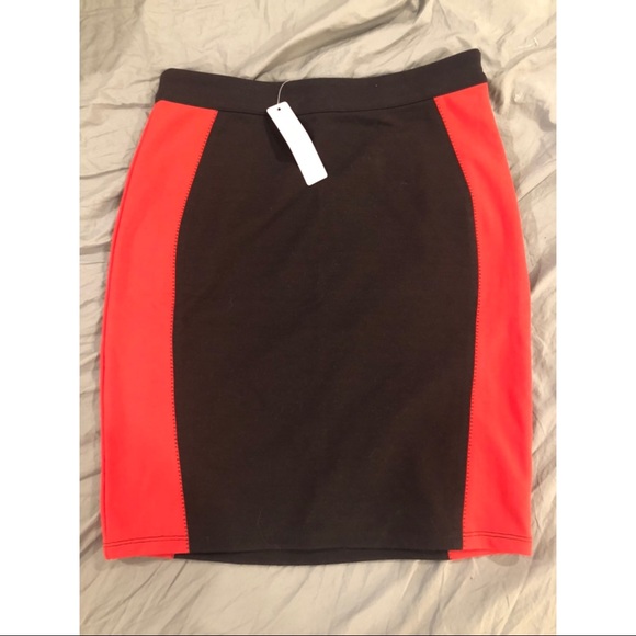 Romeo & Juliet Couture Dresses & Skirts - Romeo & Juliet Couture pencil skirt